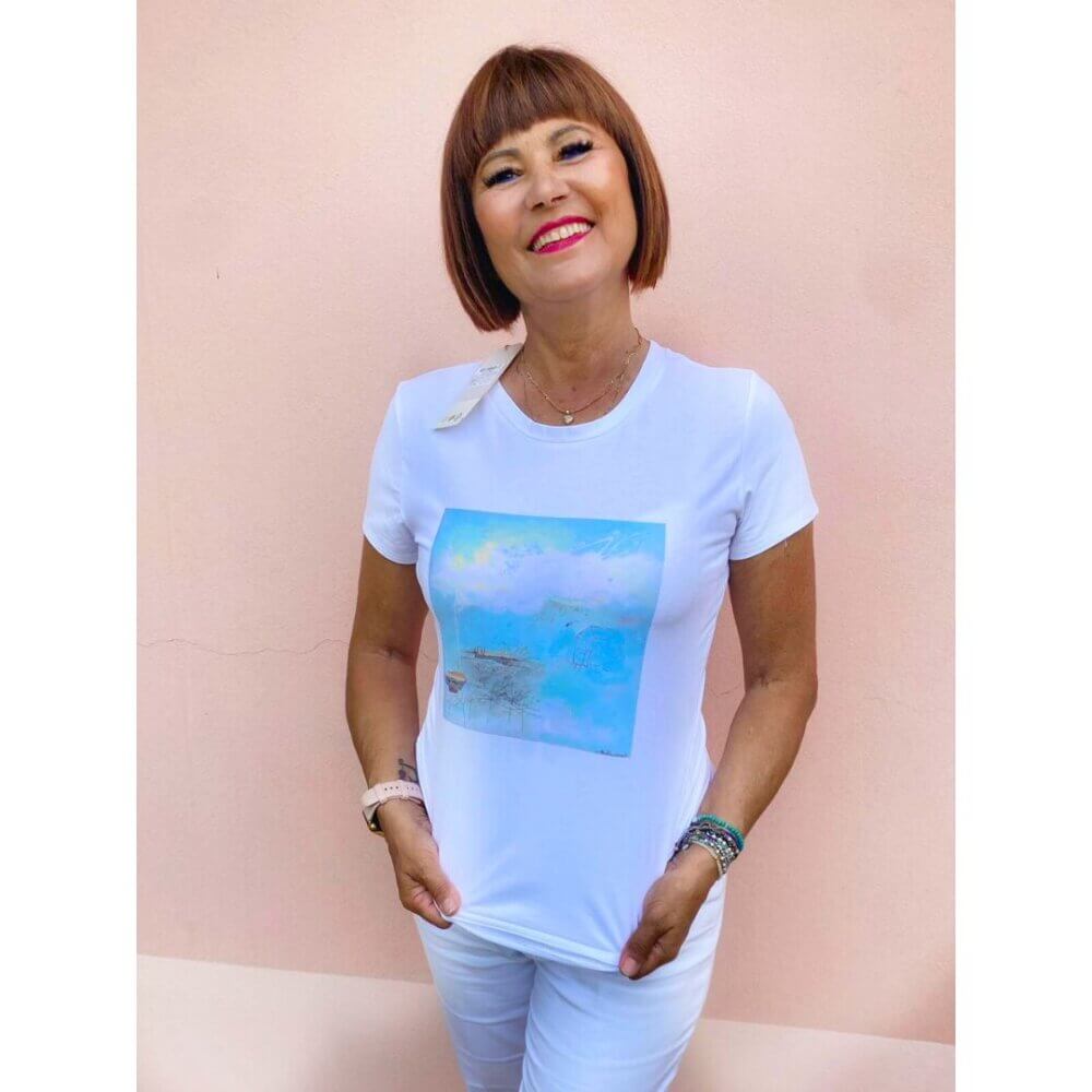 t-shirt bianca in cotone "un quadro sulla t-shirt" - un azzurro sconfinato