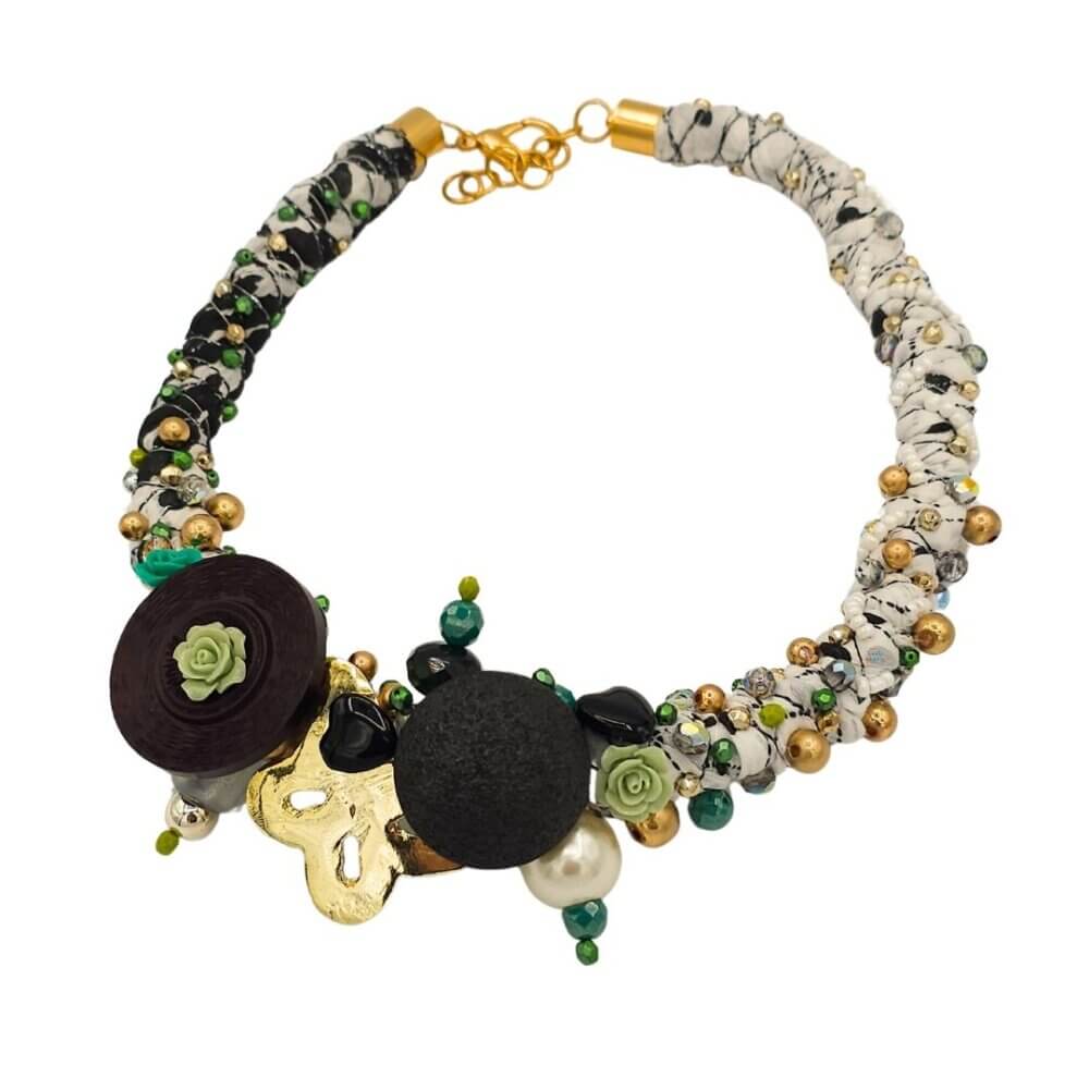 Collana realizzata a mano - Rose